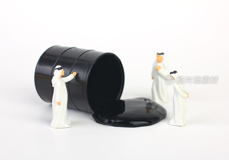 Arabic businessmans with oil barrel